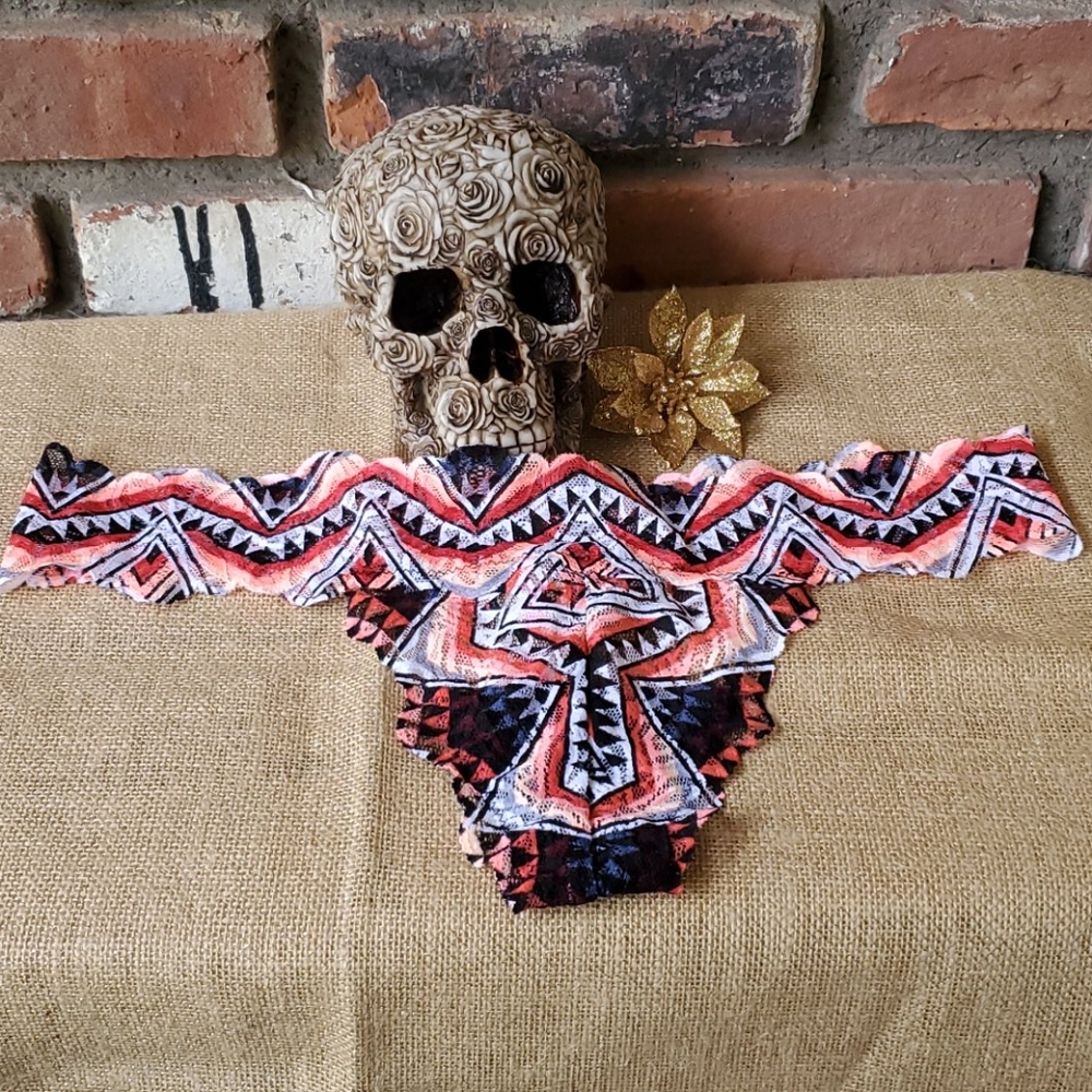 NWT PINK Lace Thong